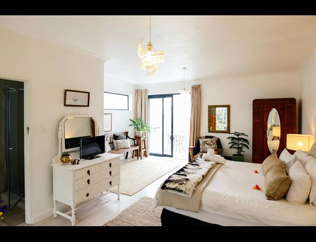 5 BEDROOM HOUSE TO LET IN TAMBOERSKLOOF